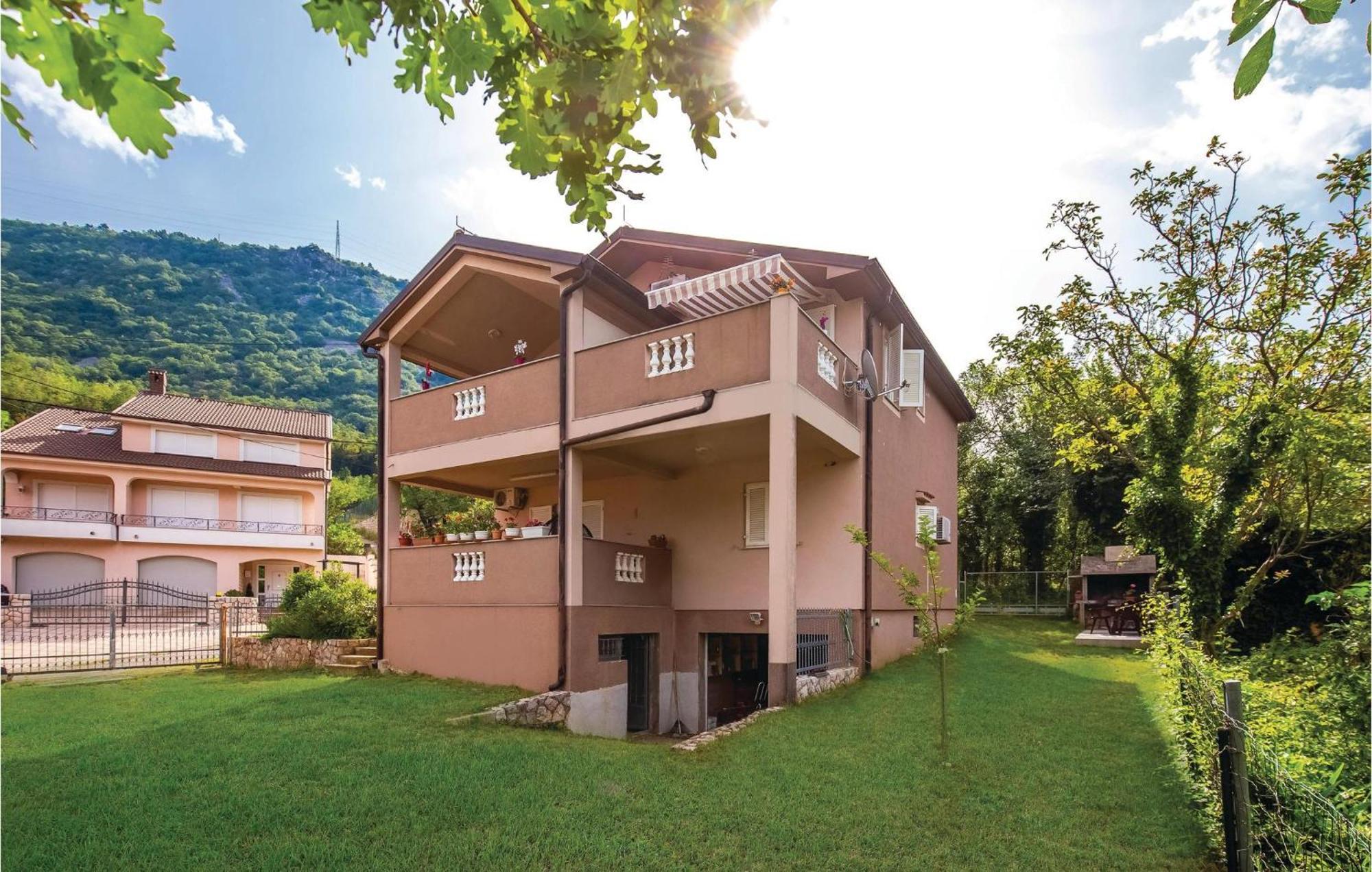 1 Bedroom Stunning Apartment In Bakarac Εξωτερικό φωτογραφία