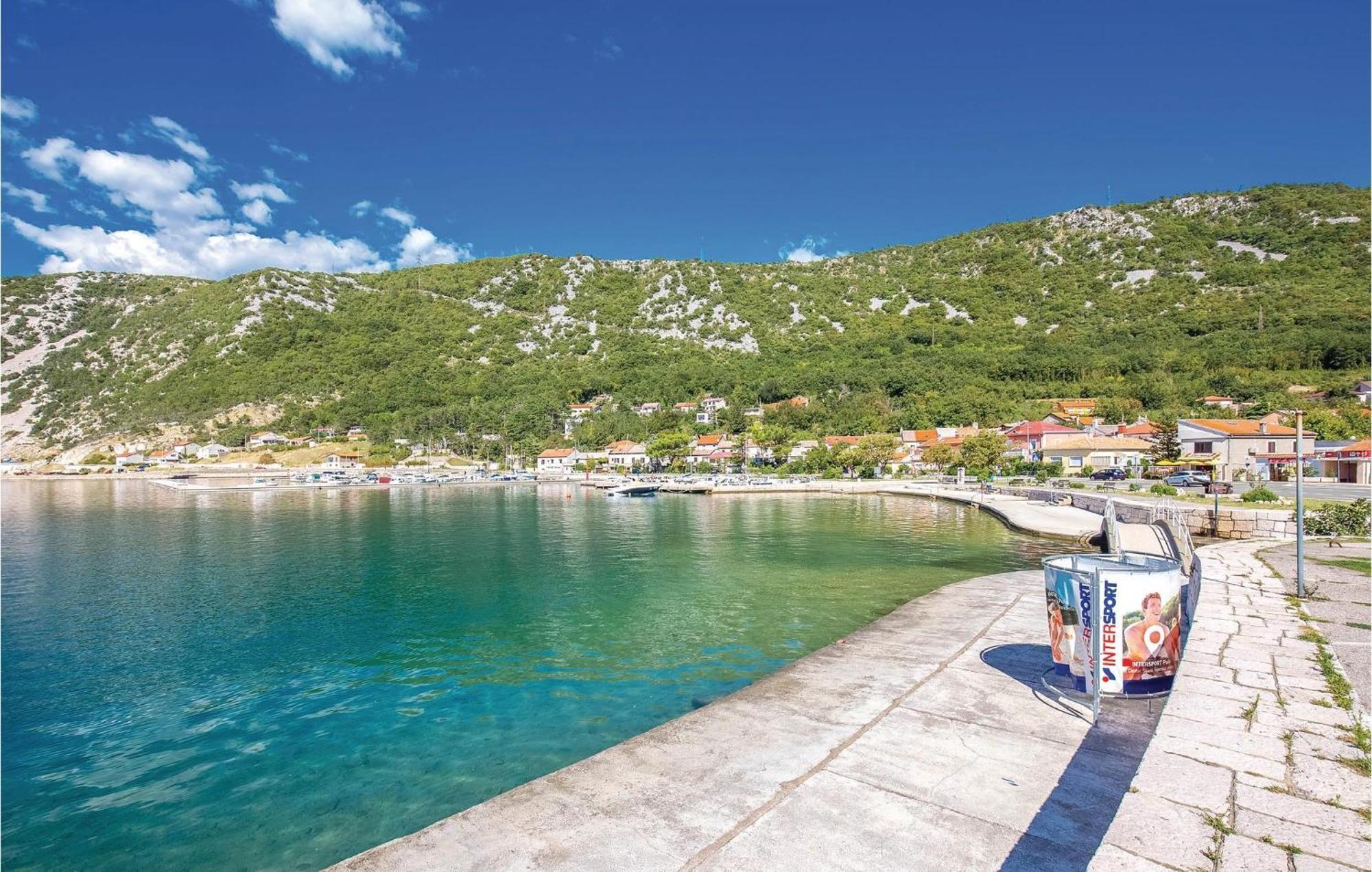 1 Bedroom Stunning Apartment In Bakarac Εξωτερικό φωτογραφία