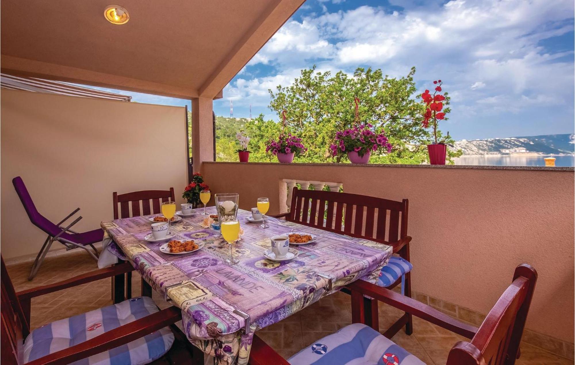 1 Bedroom Stunning Apartment In Bakarac Εξωτερικό φωτογραφία